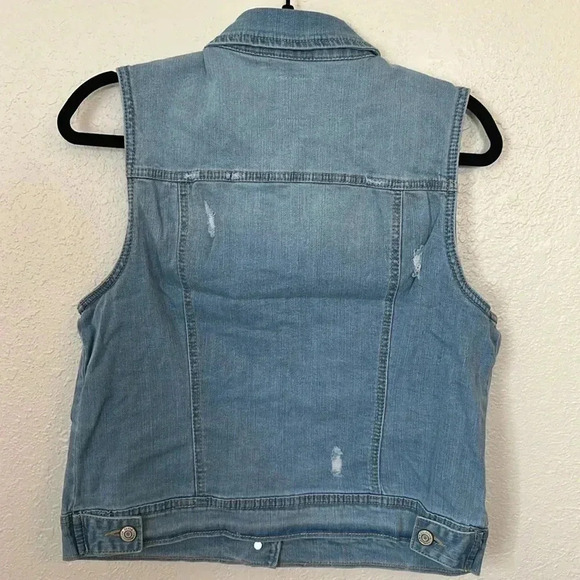 Enjean distressed women’s vest, stretch light wash denim, 4 pockets NWT - Picture 2 of 5